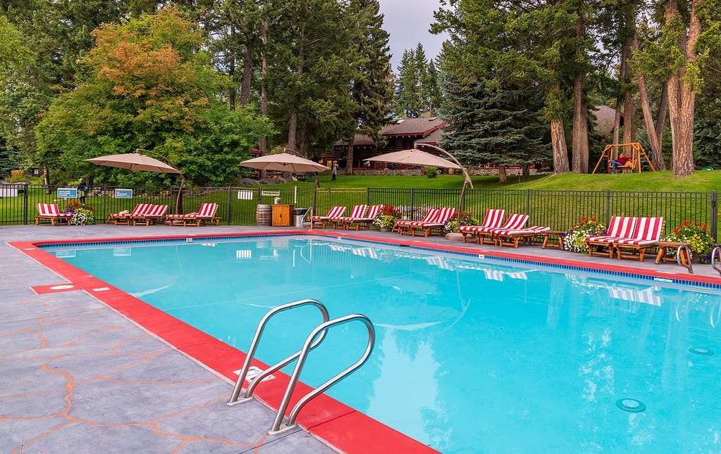 Flathead Lake Lodge pool