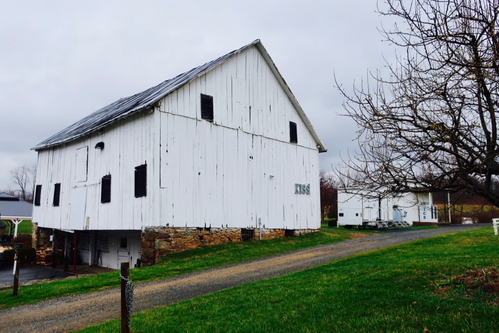KISS barn, 868 Estate Vineyards Purcellville VA Loudoun County