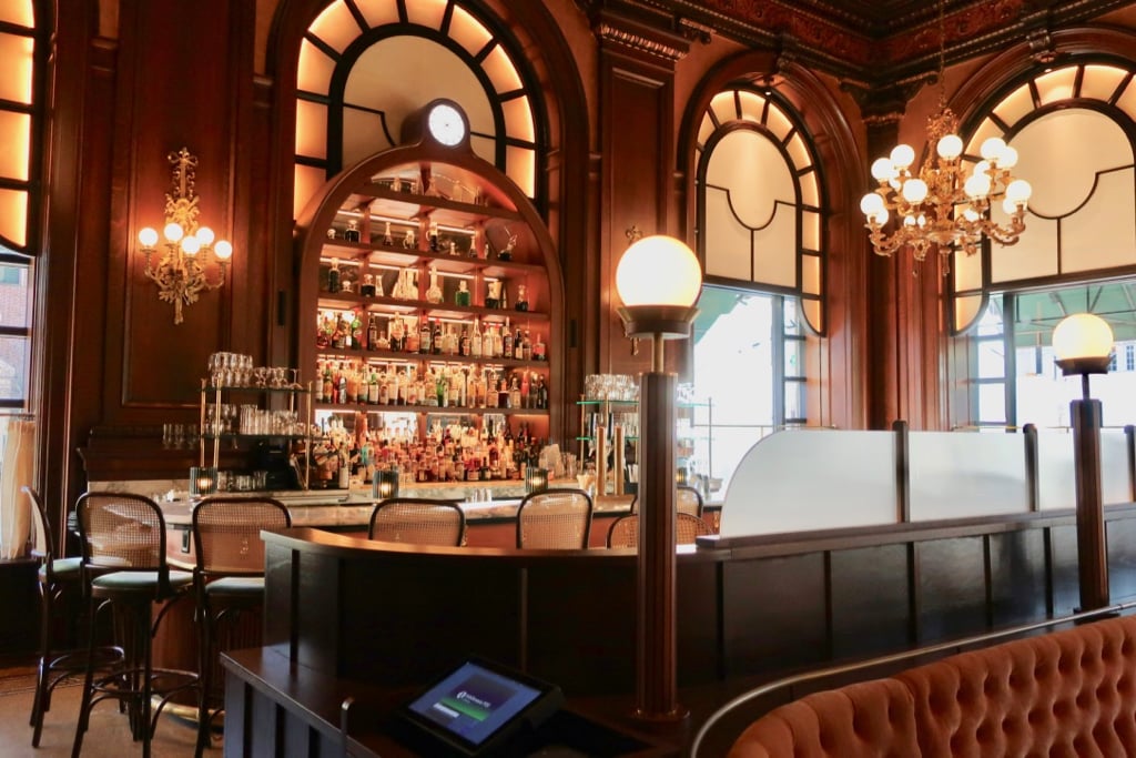 Le Cavalier Bar Hotel DuPont Wilmington DE