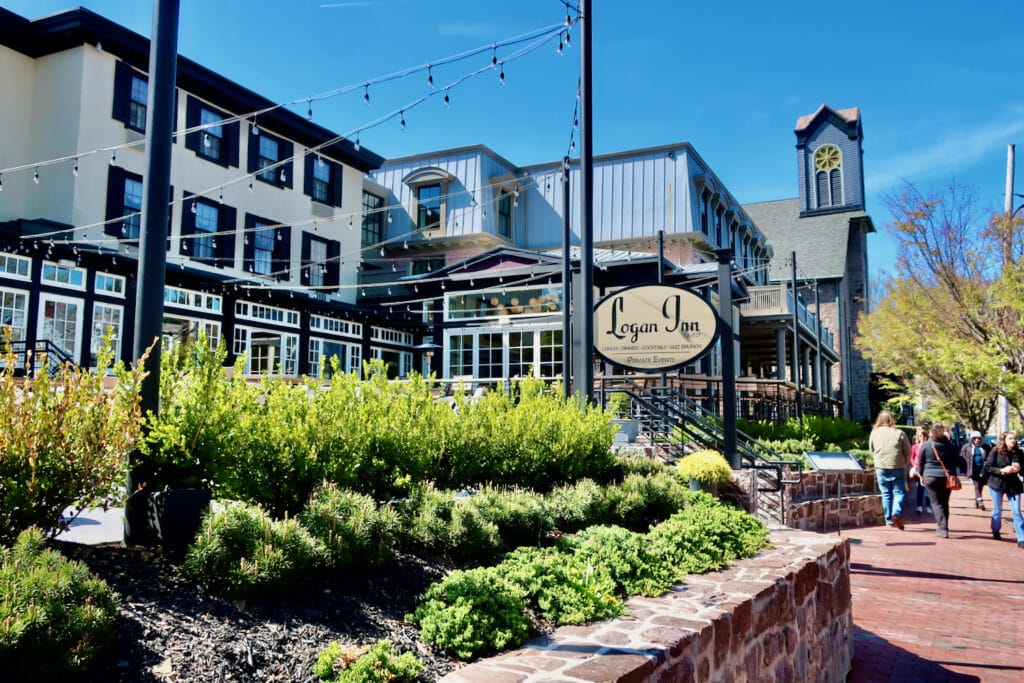 Logan Inn New Hope PA exterior side view