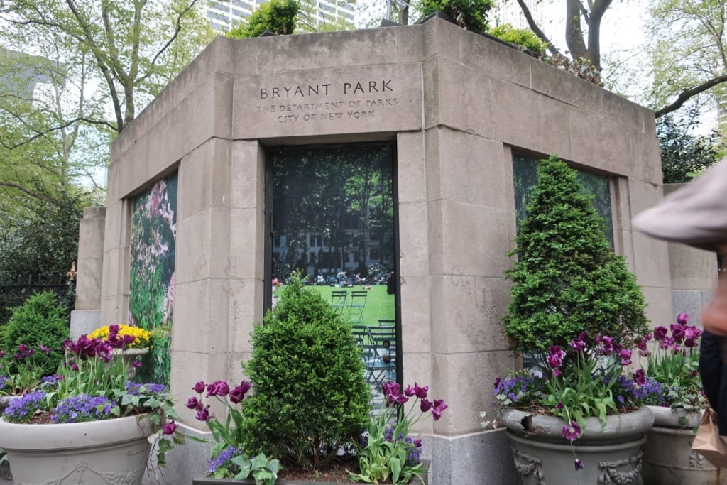 Bryant park NY Corner Sign