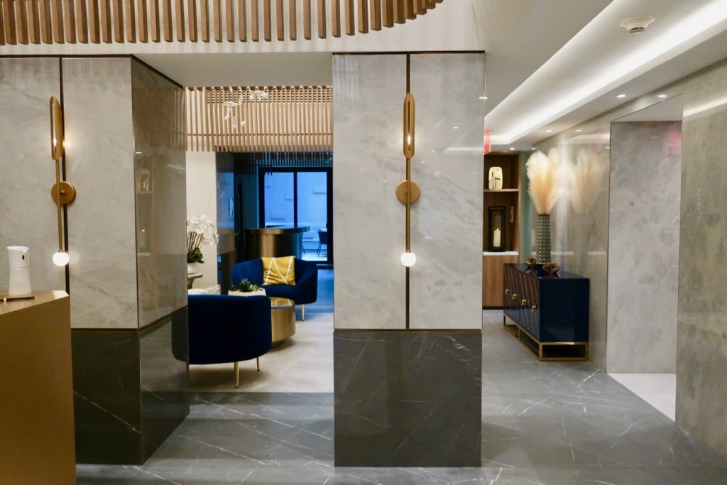 Lobby from reception Concorde Hotel NY