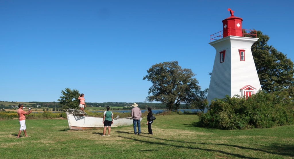 Victoria by the Sea Lighthouse with family photo shoot