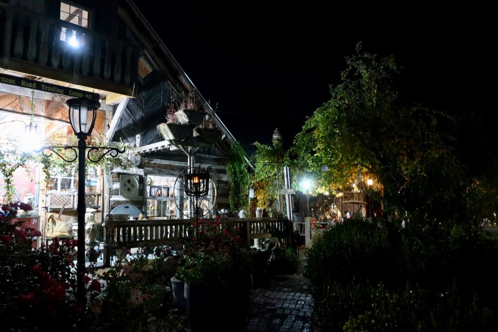 Exterior of Log House Restaurant in Wytheville VA