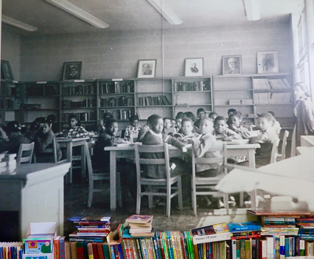 Photo of African American History Museum kids in class at Wytheville Training School