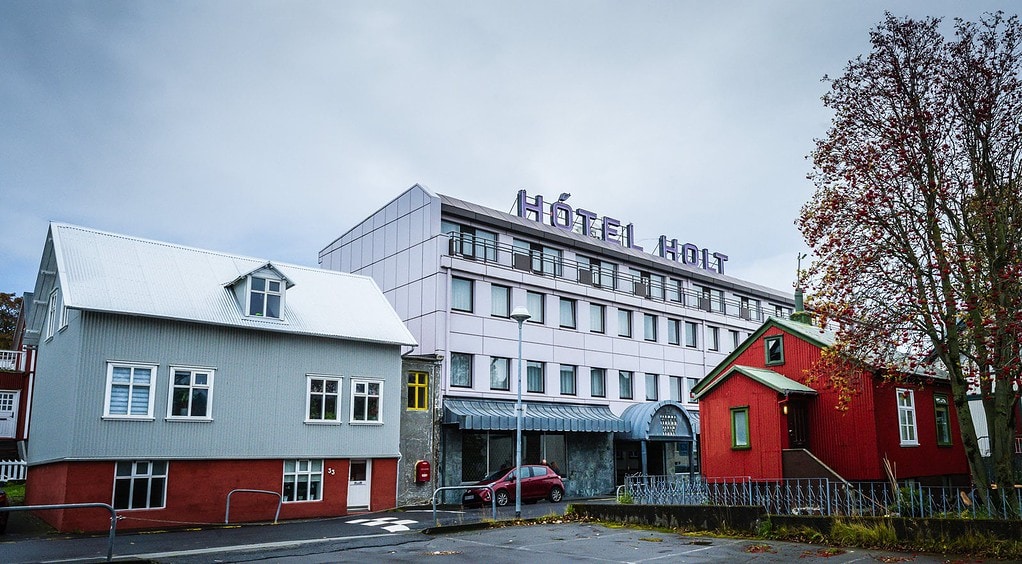 Hotel Holt exterior