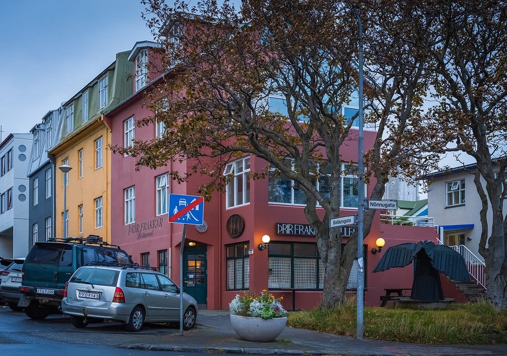 Street view of Prir Frakkar, one of the romantic Reykjavik restaurants.