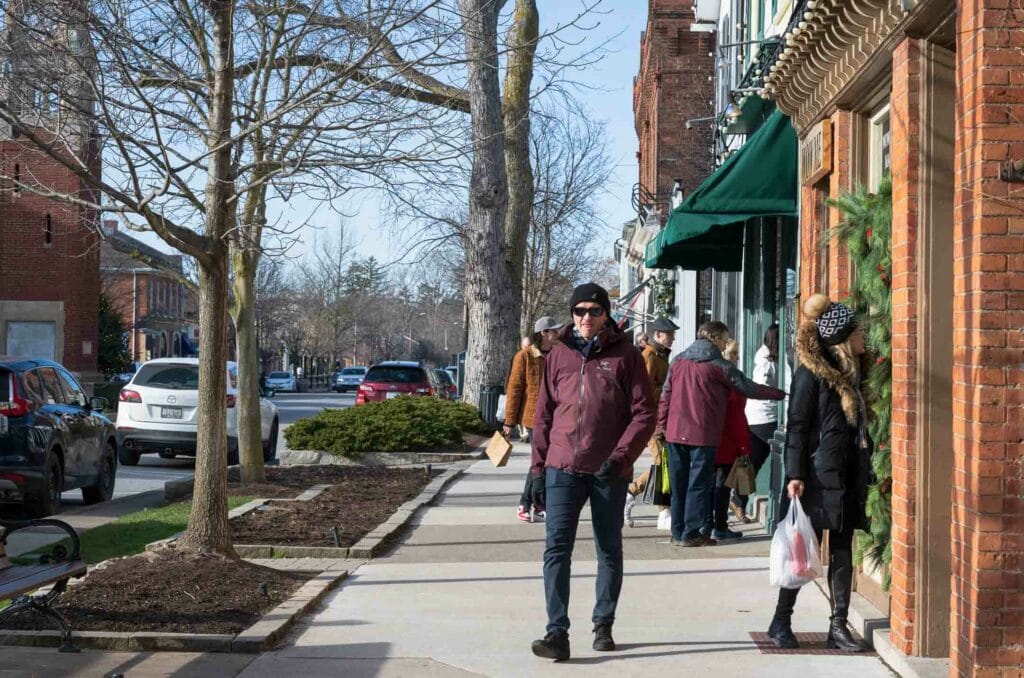 Niagara-on-the-lake sidewalk