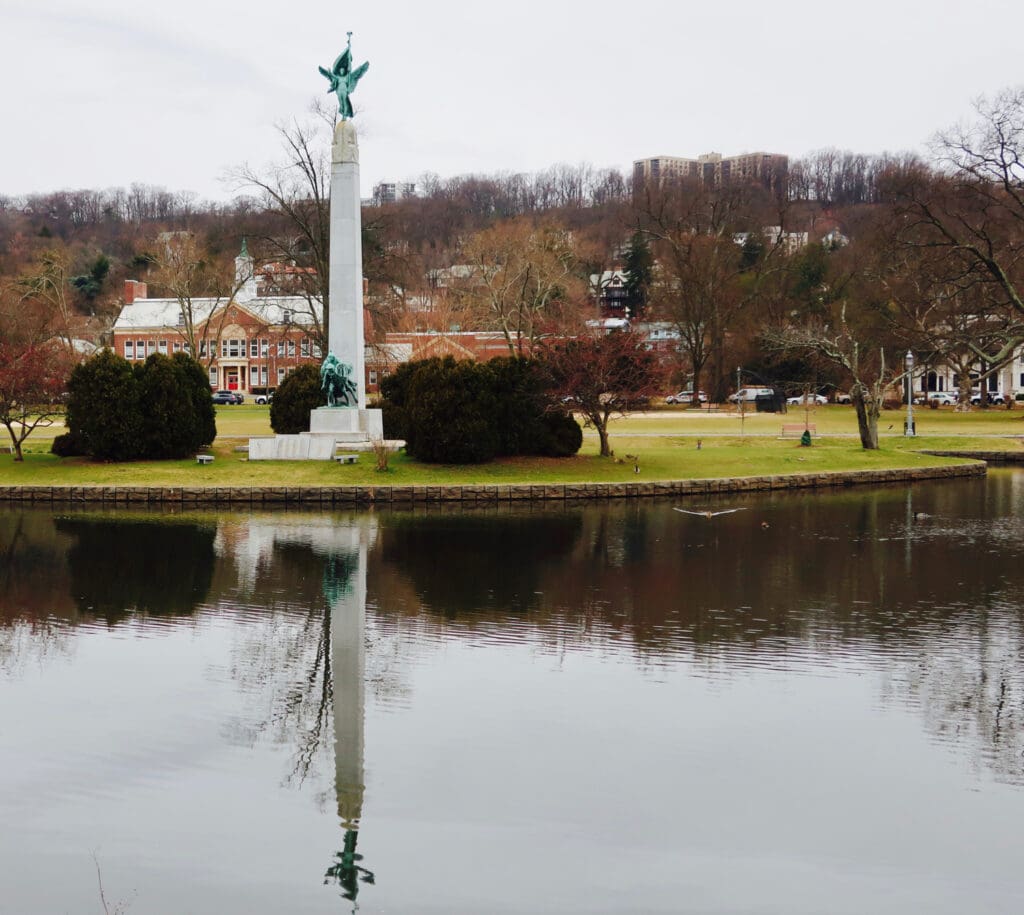 Memorial to WWI Soldiers at Edgemont Park Monclair