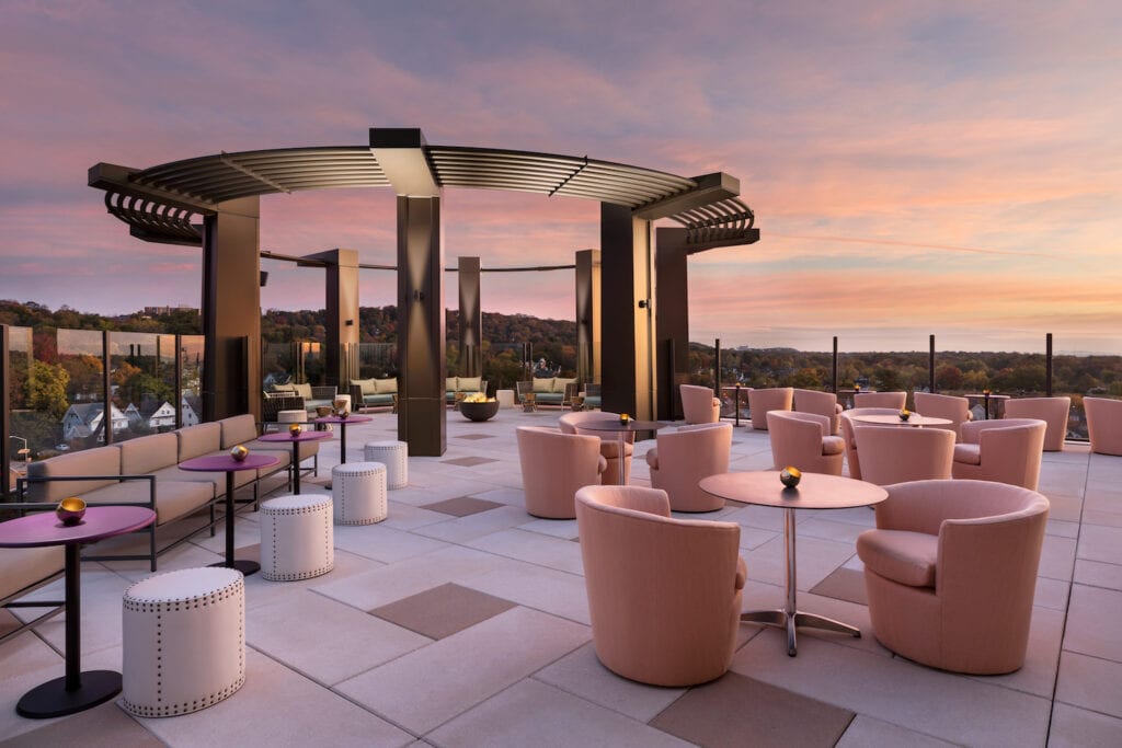 MC Montclair Hotel Alto Rooftop Bar