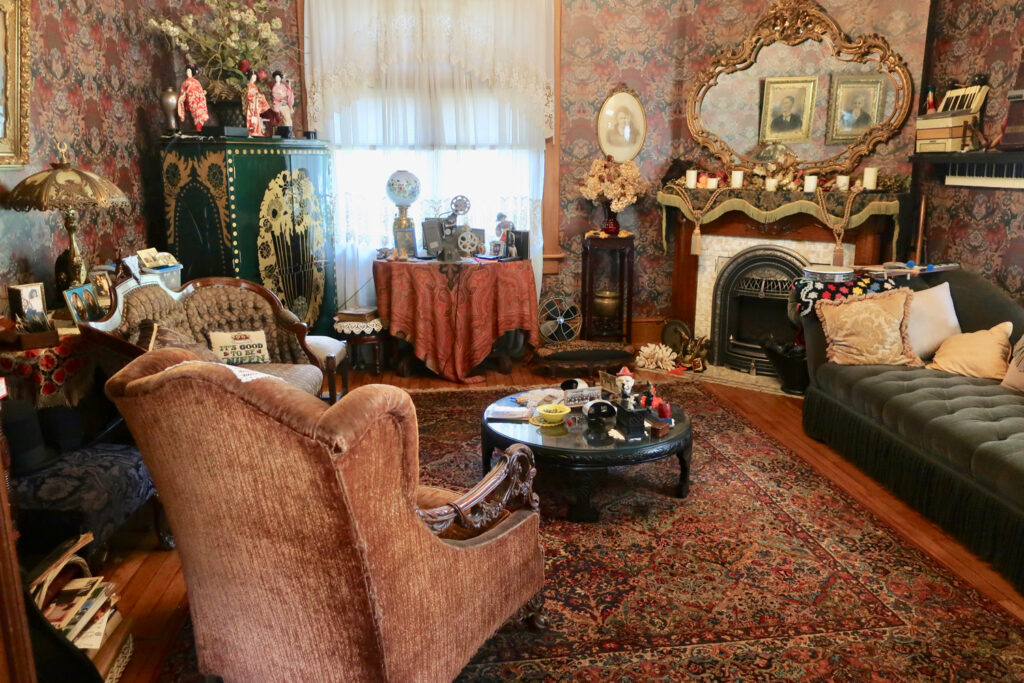 The Queen B&B Victorian parlor
