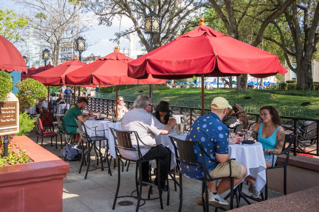 Outdoor dining at the Hollywood Brown Derby.