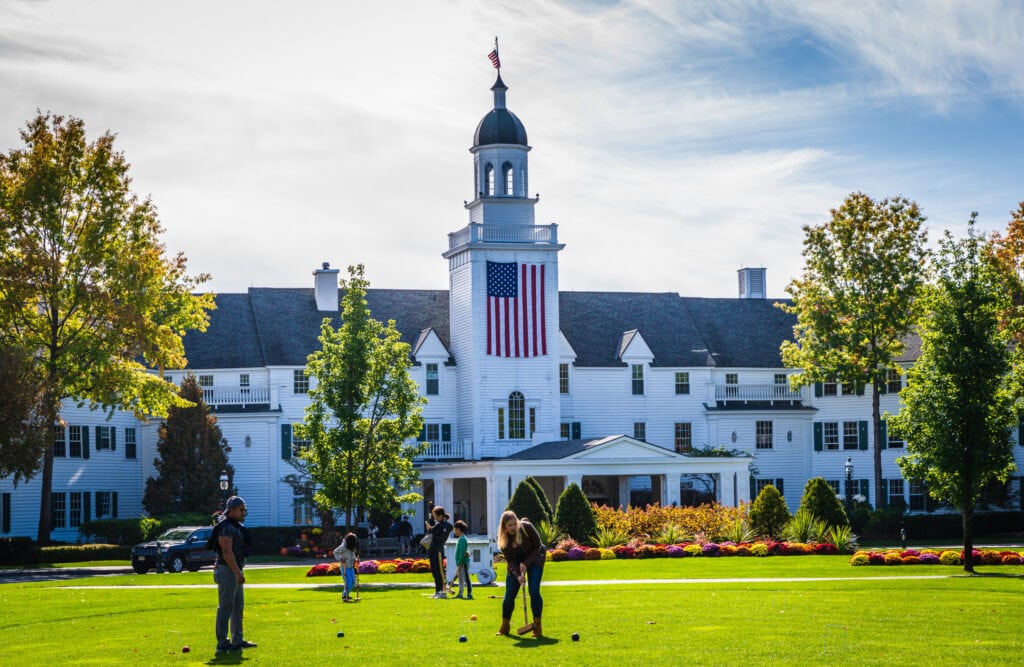 Sagamore Resort putting green lawn