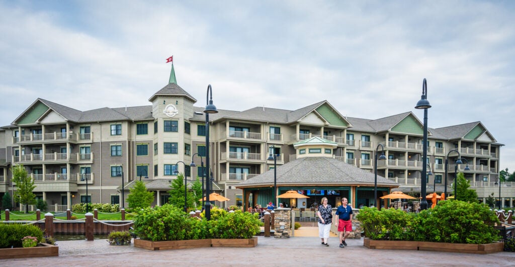 Couple at Chautauqua Lake Harbor Hotel