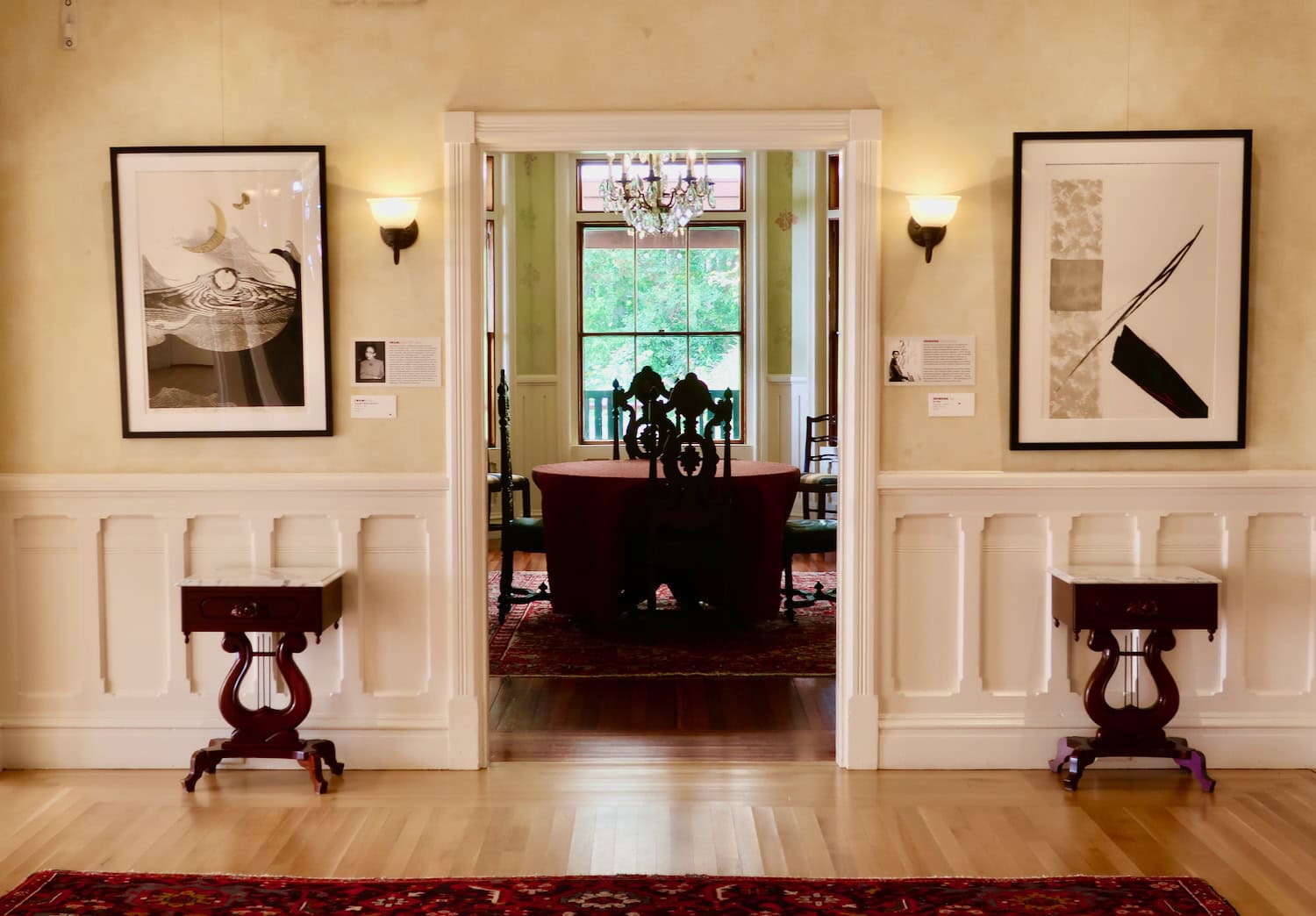 Highfield Hall art gallery inte