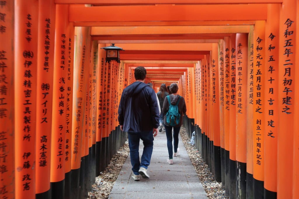 orange-gates-Fushimi-Inari-Shinto-Shrine
