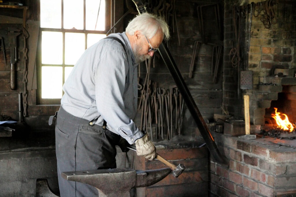 blacksmith living history museum iowa
