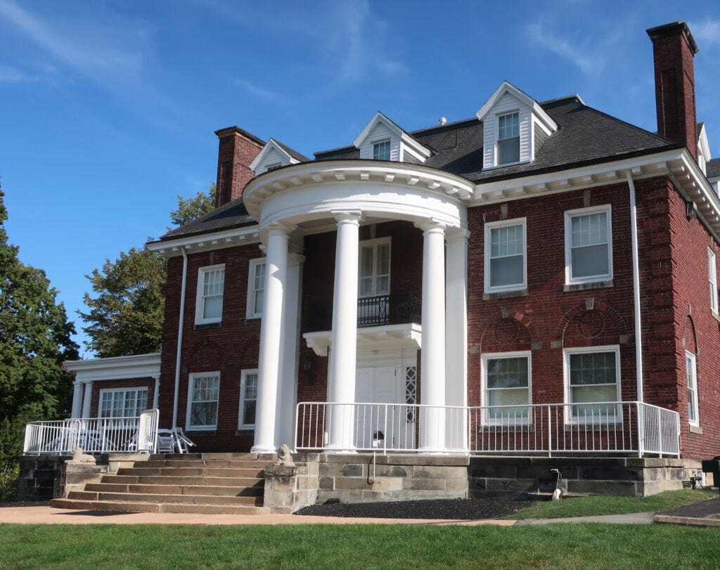 Grandeur Estate front entrance Greensburg PA