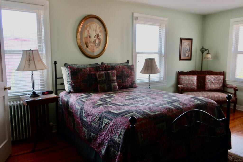 Guest rooom at Swope Manor Gettysburg PA