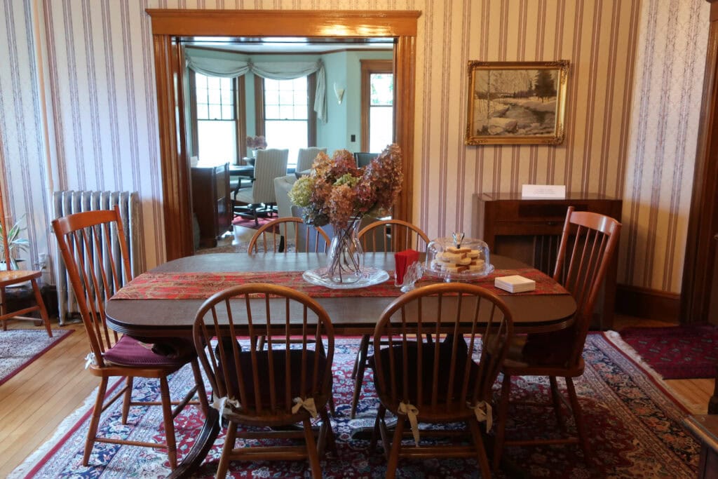 Welcome to Palmer House Inn Falmouth MA