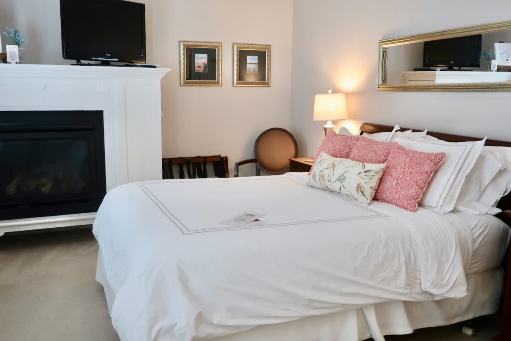 Guest room at Brewster House Bnb Freeport ME