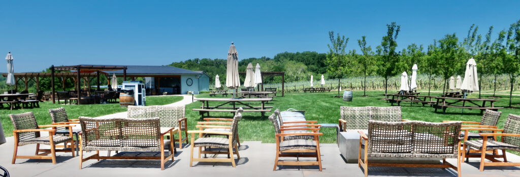 Windridge Vineyards patio MD