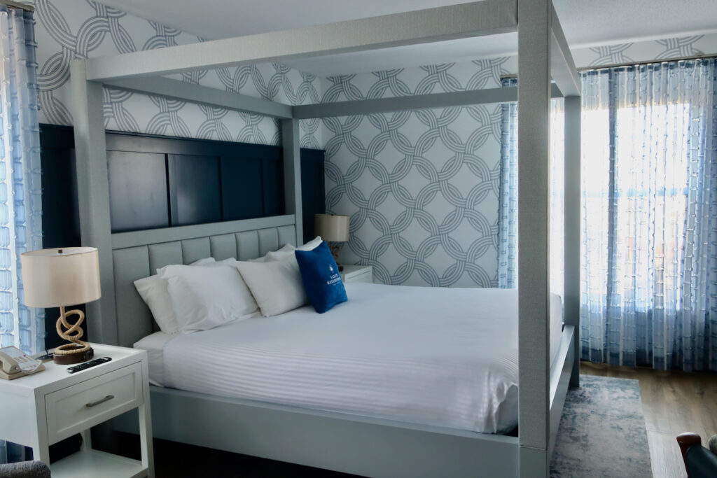 Guest room at Salem Waterfront Hotel